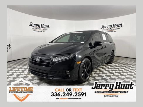 Used 2023 Honda Odyssey Sport image 1