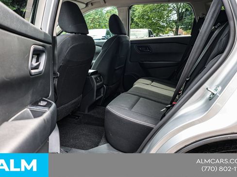 Used 2024 Nissan Rogue S FWD image 18