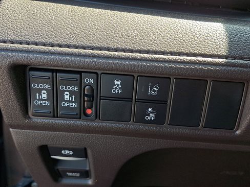 Used 2019 Honda Odyssey EX image 32
