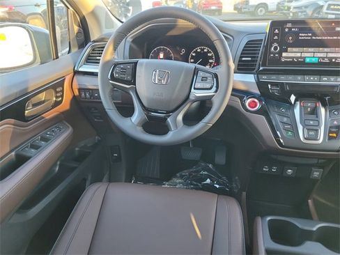 New 2026 Honda Odyssey Touring image 11