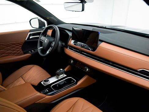 New 2026 Mitsubishi Outlander SEL image 15