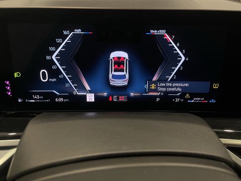 Used 2023 BMW X7 xDrive40i w/ M Sport Package image 21