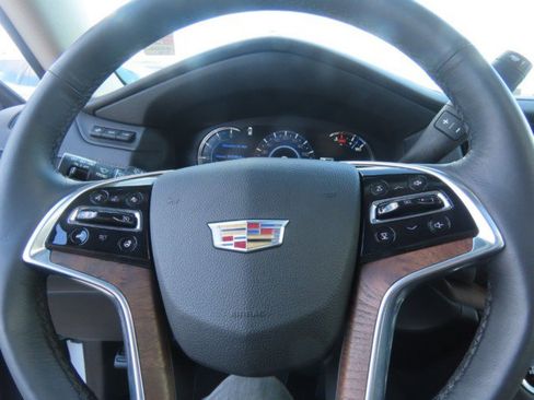 Used 2017 Cadillac Escalade Luxury AWD/4WD image 28