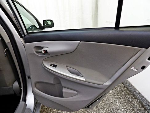 Used 2013 Toyota Corolla LE w/ Preferred Accessory Pkg #2 FWD image 21