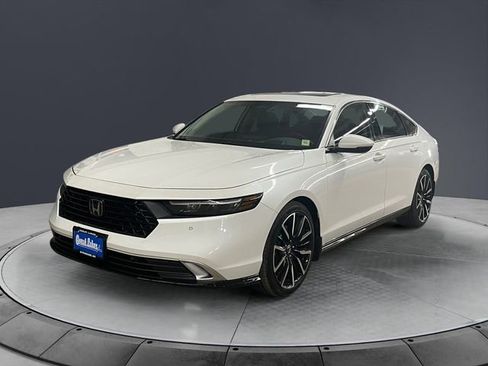 Used 2023 Honda Accord Touring image 7