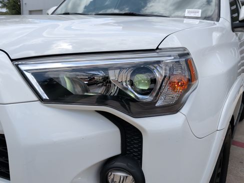 Used 2023 Toyota 4Runner SR5 Premium w/ Moonroof Package AWD/4WD image 6