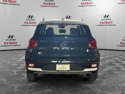 New 2026 Hyundai Venue SEL image 4