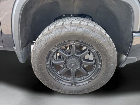 Used 2024 Chevrolet Silverado 2500 Custom w/ Custom Value Package image 25