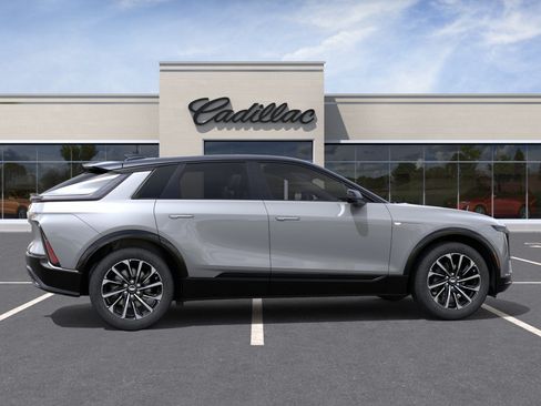New 2026 Cadillac Lyriq Sport AWD/4WD image 29