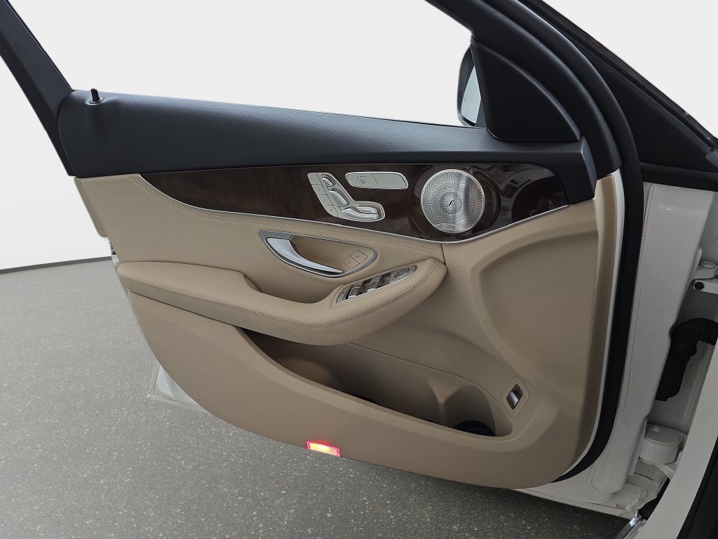 Used 2015 Mercedes-Benz C 300 4MATIC Sedan image 27