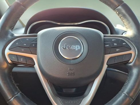Used 2021 Jeep Grand Cherokee Limited w/ Sun & Sound Group AWD/4WD image 22