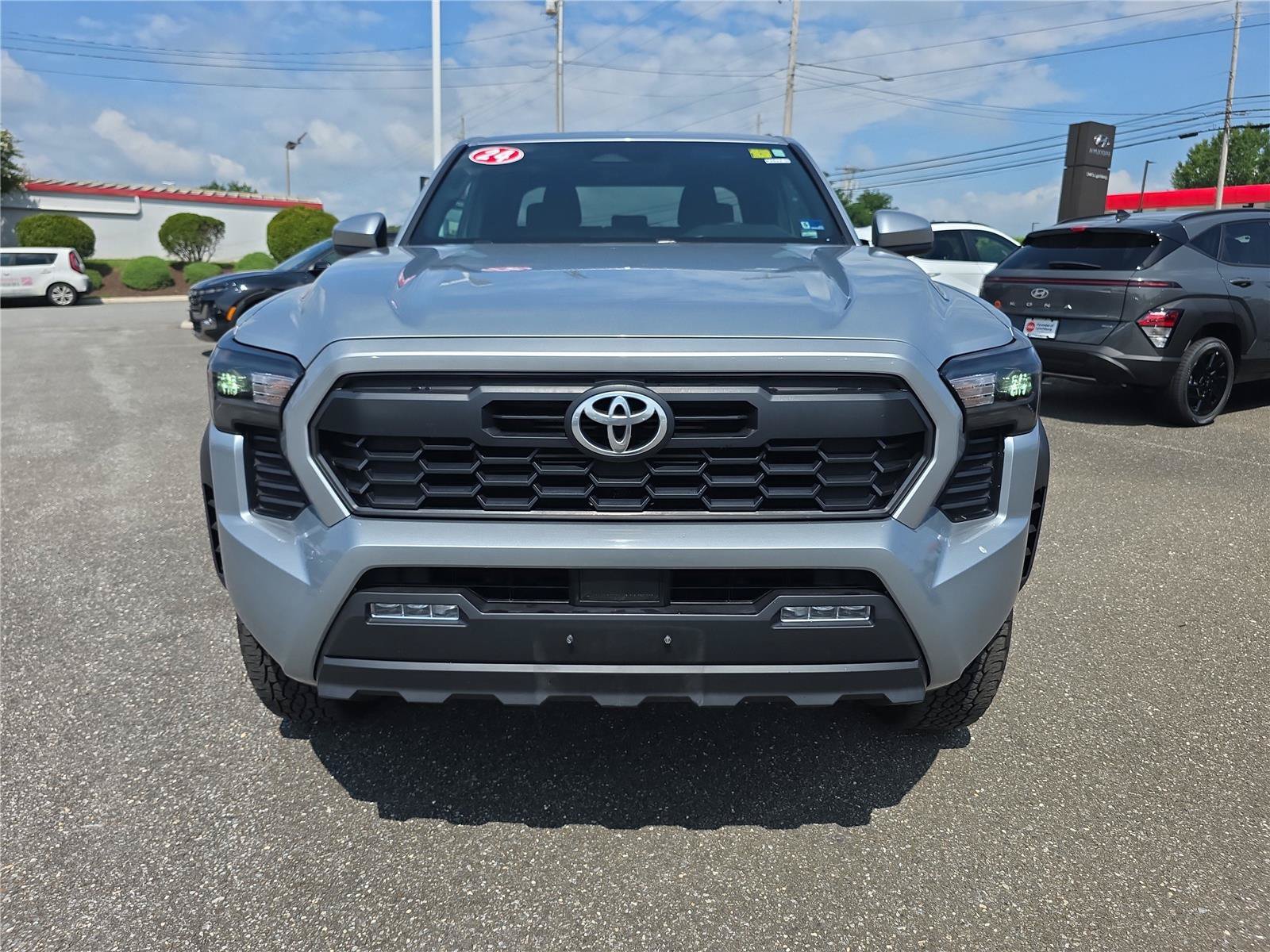 Used 2024 Toyota Tacoma TRD Off-Road AWD/4WD image 9