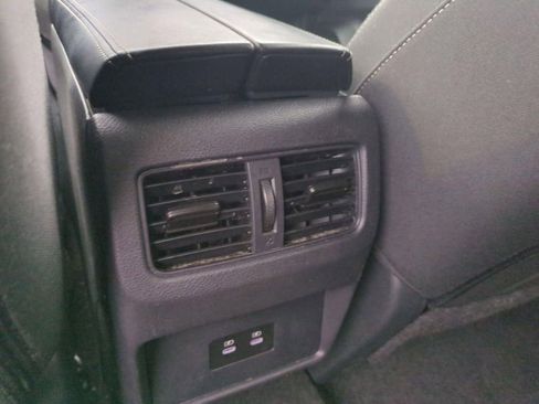 Used 2025 Nissan Rogue SV image 20