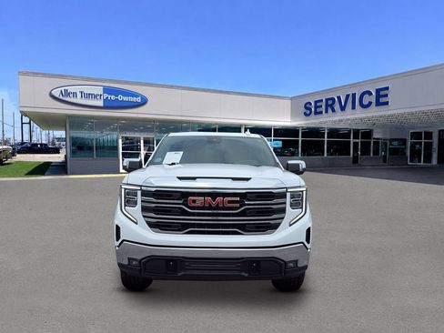 Used 2023 GMC Sierra 1500 SLT AWD/4WD image 3