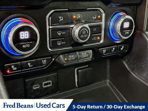 Used 2022 GMC Yukon XL AT4 AWD/4WD image 18