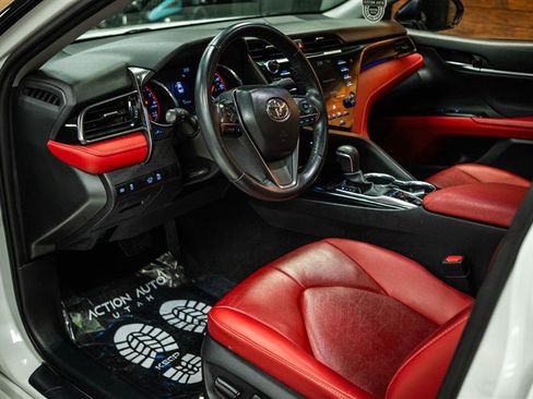 Used 2020 Toyota Camry XSE image 8