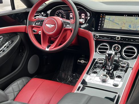Used 2020 Bentley Continental GT image 4