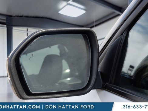Used 2020 Ford Explorer Platinum w/ Premium Technology Package AWD/4WD image 31