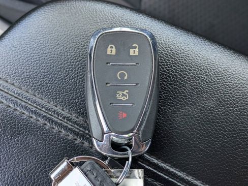 Used 2025 Chevrolet Malibu LT FWD image 30