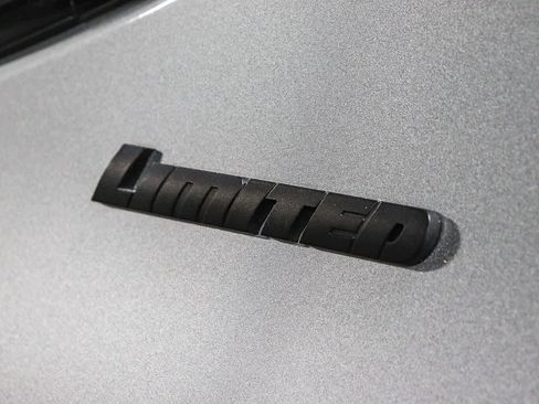 Used 2024 Toyota Tundra Limited AWD/4WD image 12
