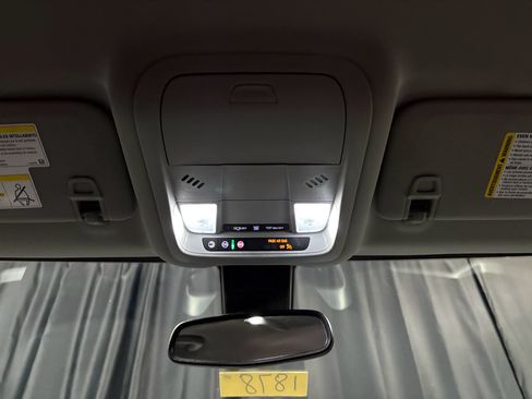 Used 2024 GMC Terrain SLE AWD/4WD image 15