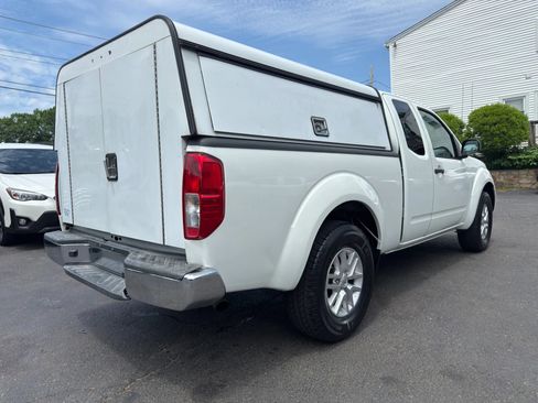 Used 2015 Nissan Frontier SV AWD/4WD image 7