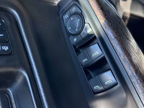 Used 2022 GMC Sierra 1500 Denali w/ Denali Premium Package image 9