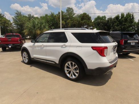 Used 2023 Ford Explorer Platinum w/ Technology Package AWD/4WD image 15