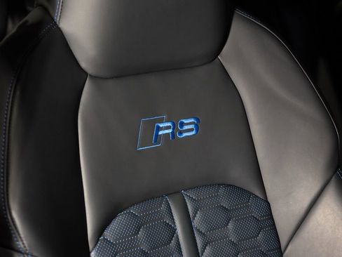 Used 2025 Audi RS 6 performance w/ Blue RS Design Package Plus image 28