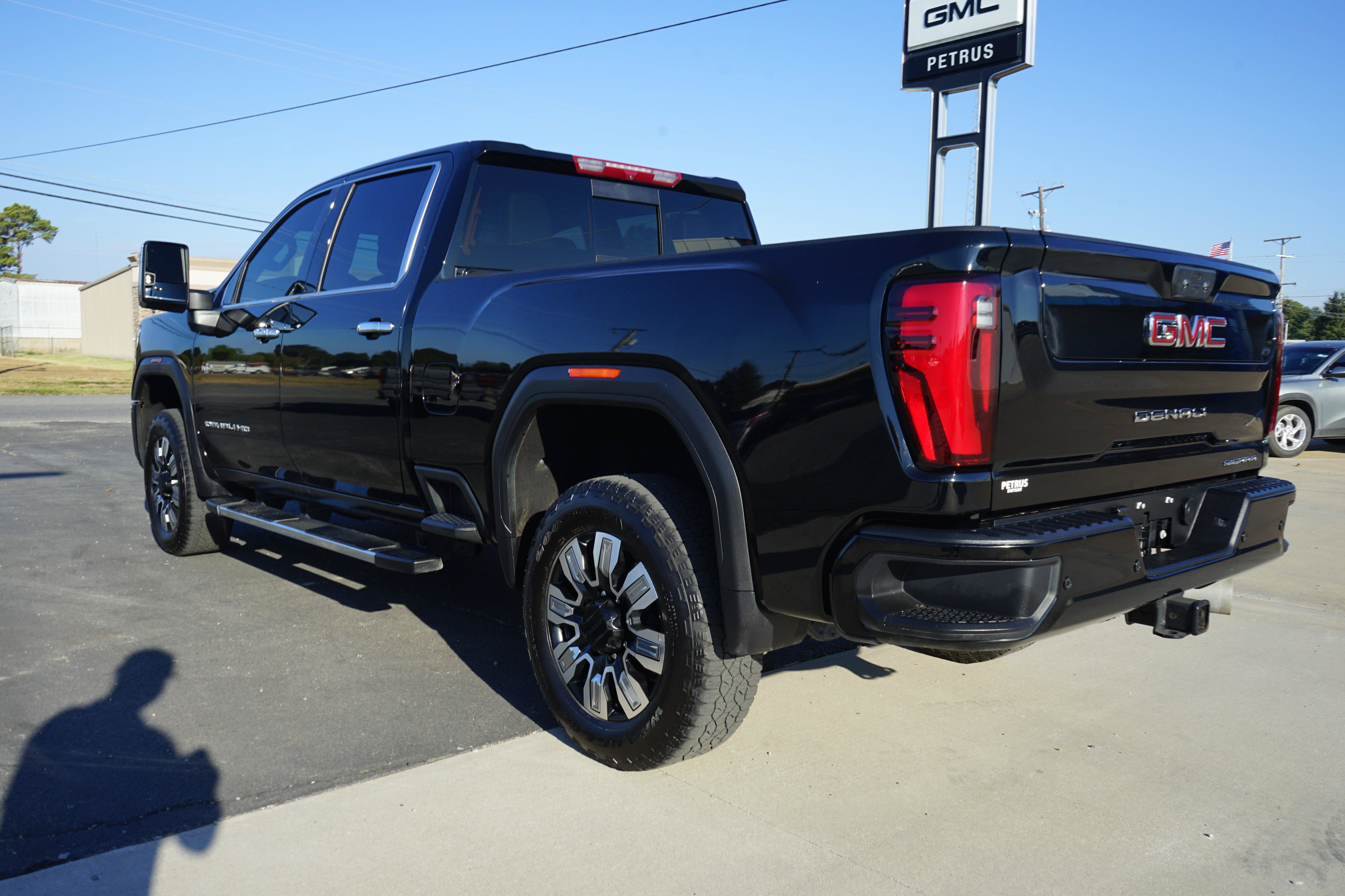 Used 2025 GMC Sierra 2500 Denali AWD/4WD image 3