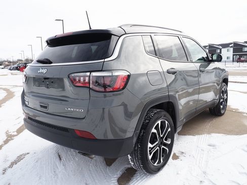 Used 2022 Jeep Compass Limited image 5
