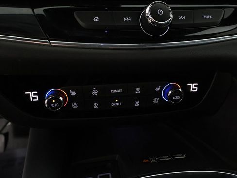 Used 2024 Buick Enclave Premium AWD/4WD image 43