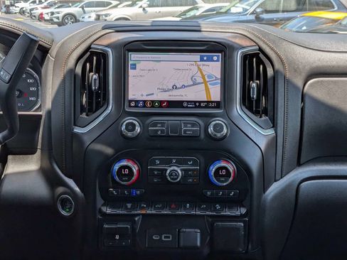 Used 2022 GMC Sierra 3500 AT4 w/ AT4 Preferred Package AWD/4WD image 19