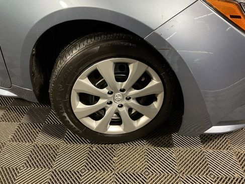 Used 2025 Toyota Corolla LE image 37