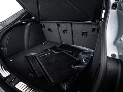 Certified 2026 Porsche Macan image 25