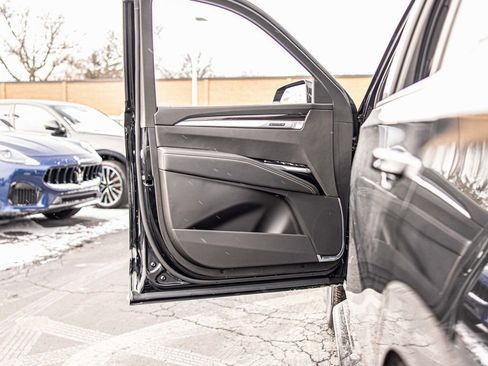 Used 2025 Cadillac Escalade Luxury image 33