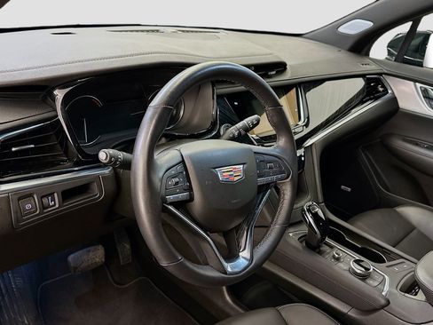 Used 2025 Cadillac XT6 Premium Luxury image 18