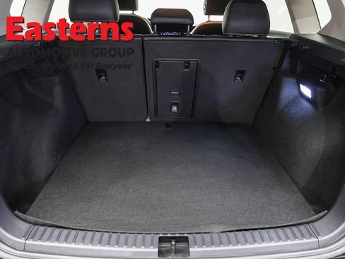 Used 2025 Volkswagen Taos SE AWD/4WD image 9