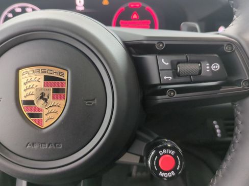 Certified 2025 Porsche 911 Targa 4 GTS AWD/4WD image 30