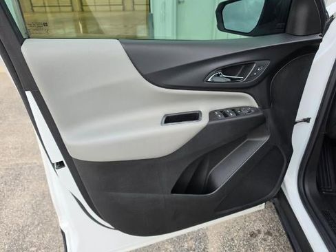 Used 2020 Chevrolet Equinox LS w/ LS Convenience Package FWD image 13