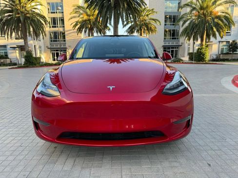 Used 2023 Tesla Model Y 2WD image 2