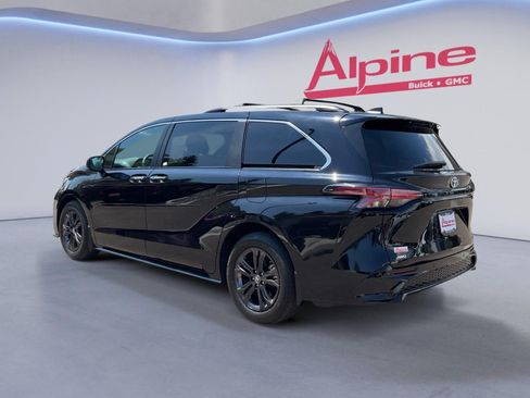 Used 2024 Toyota Sienna XSE w/ XSE Plus Package AWD/4WD image 3