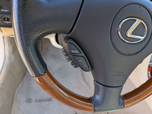 Used 2006 Lexus SC 430 Convertible w/ Preferred Accessory Pkg image 18