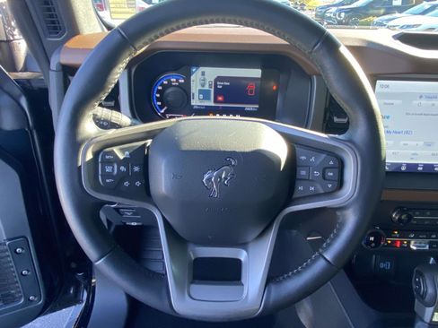 Used 2024 Ford Bronco Outer Banks image 18