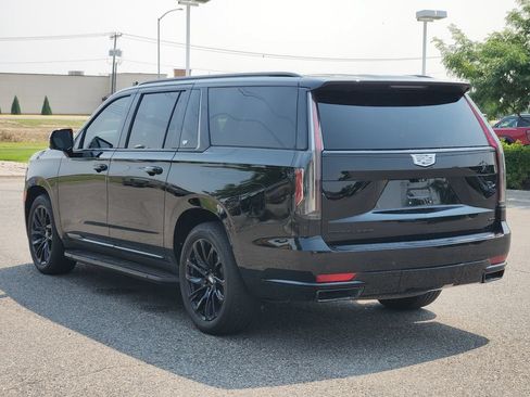 Used 2024 Cadillac Escalade ESV Sport w/ LPO, ONYX Package AWD/4WD image 9