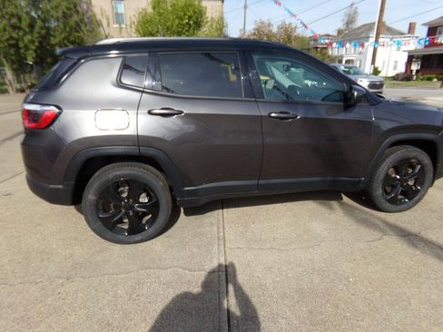Used 2019 Jeep Compass Latitude AWD/4WD image 6