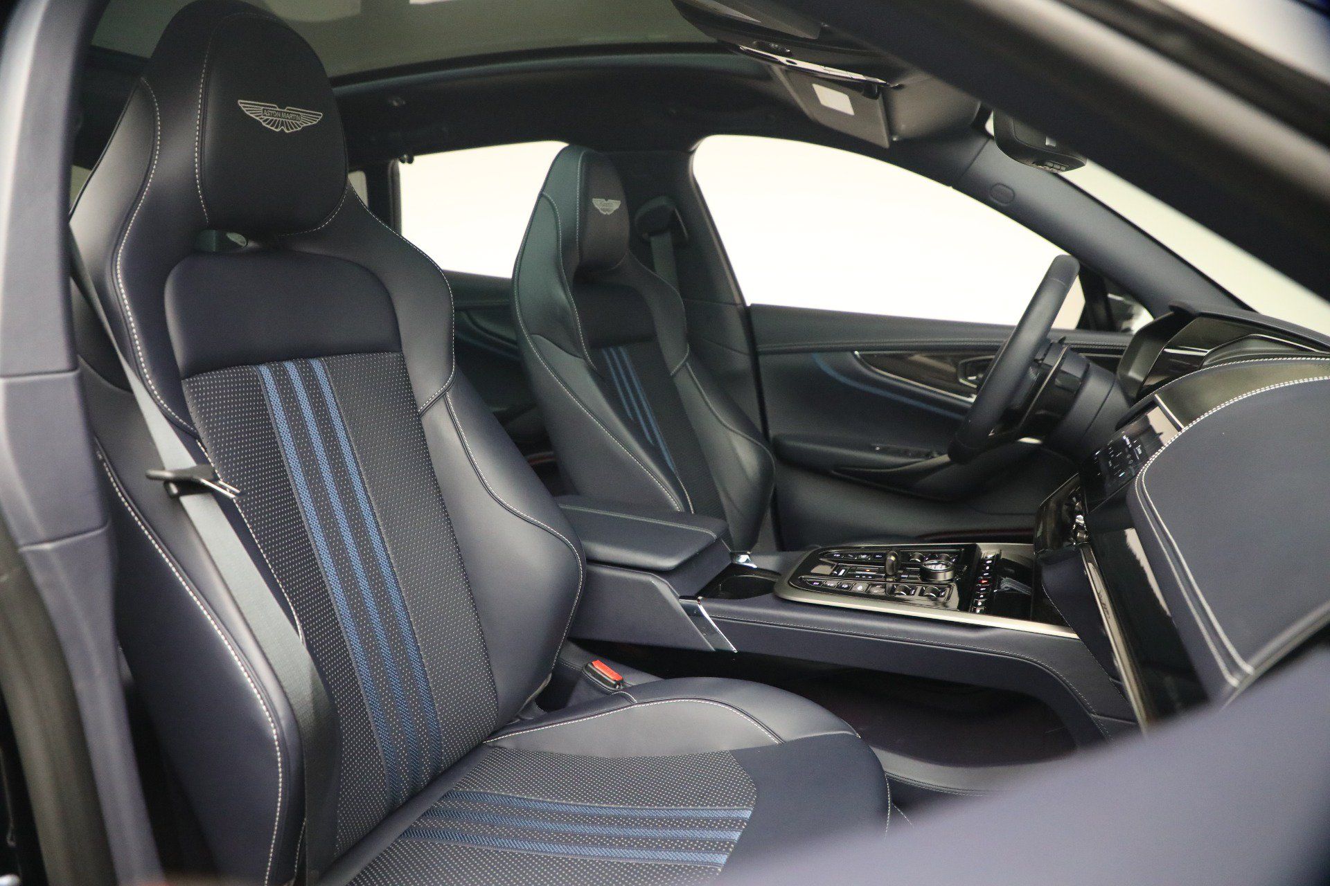 Used 2025 Aston Martin DBX 707 AWD/4WD image 22