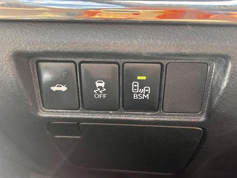 Used 2013 Toyota Avalon XLE Touring FWD image 23