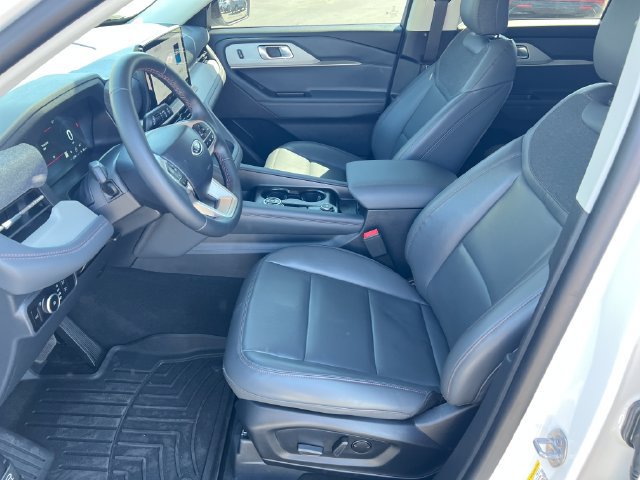 Used 2026 Ford Explorer Active w/ Active Comfort Package AWD/4WD image 12