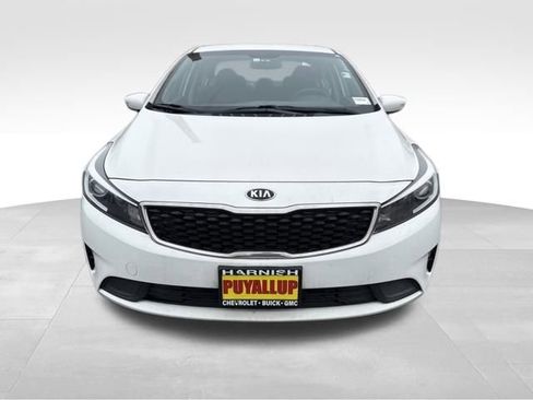 Used 2017 Kia Forte LX image 2